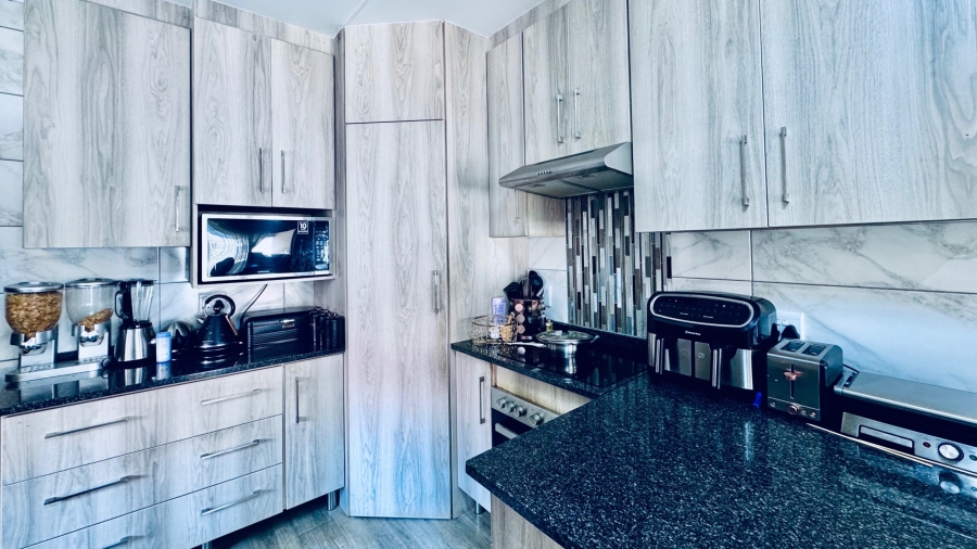 3 Bedroom Property for Sale in Waterkloof East North West